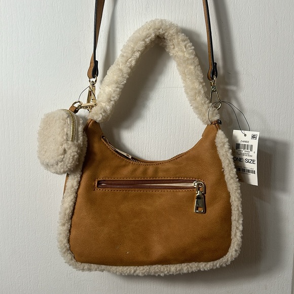 INC INTERNATIONAL CONCEPTS ZAREE FAUX FUR SHOULDER BAG IN TAN COLOUR - Picture 5 of 11